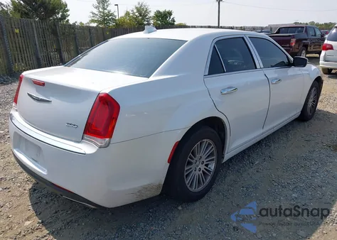 2015 Chrysler 300 Limited z USA, uszkodzony, nr VIN 2C3CCAAG9FH742928